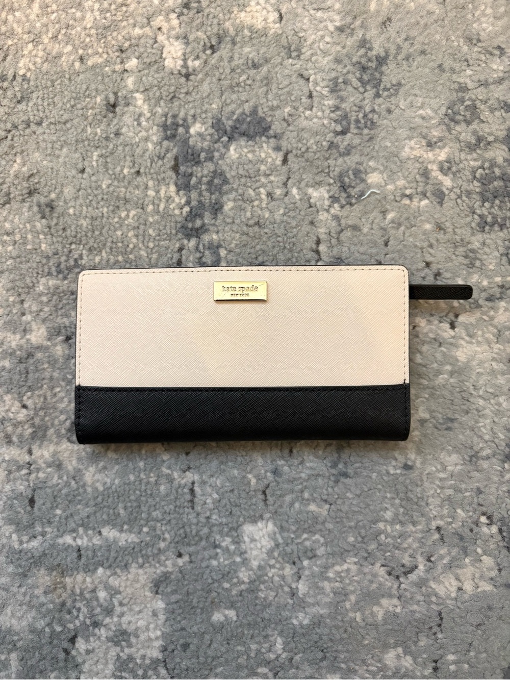 Kate Spade New York Laurel Way Stacy Saffiano Leather Wallet-Black & Warm Beige